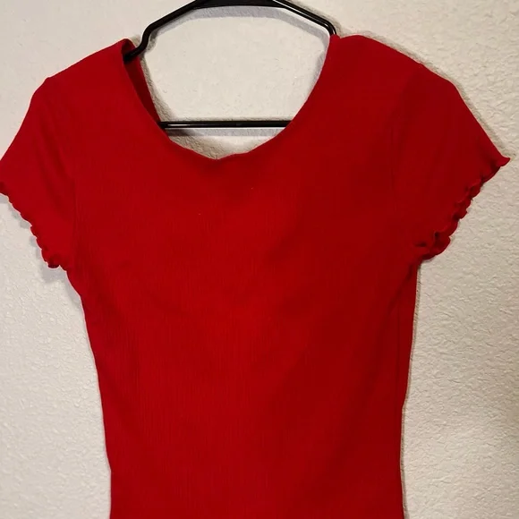 Red Ribbed Tee - Picture 2 of 2